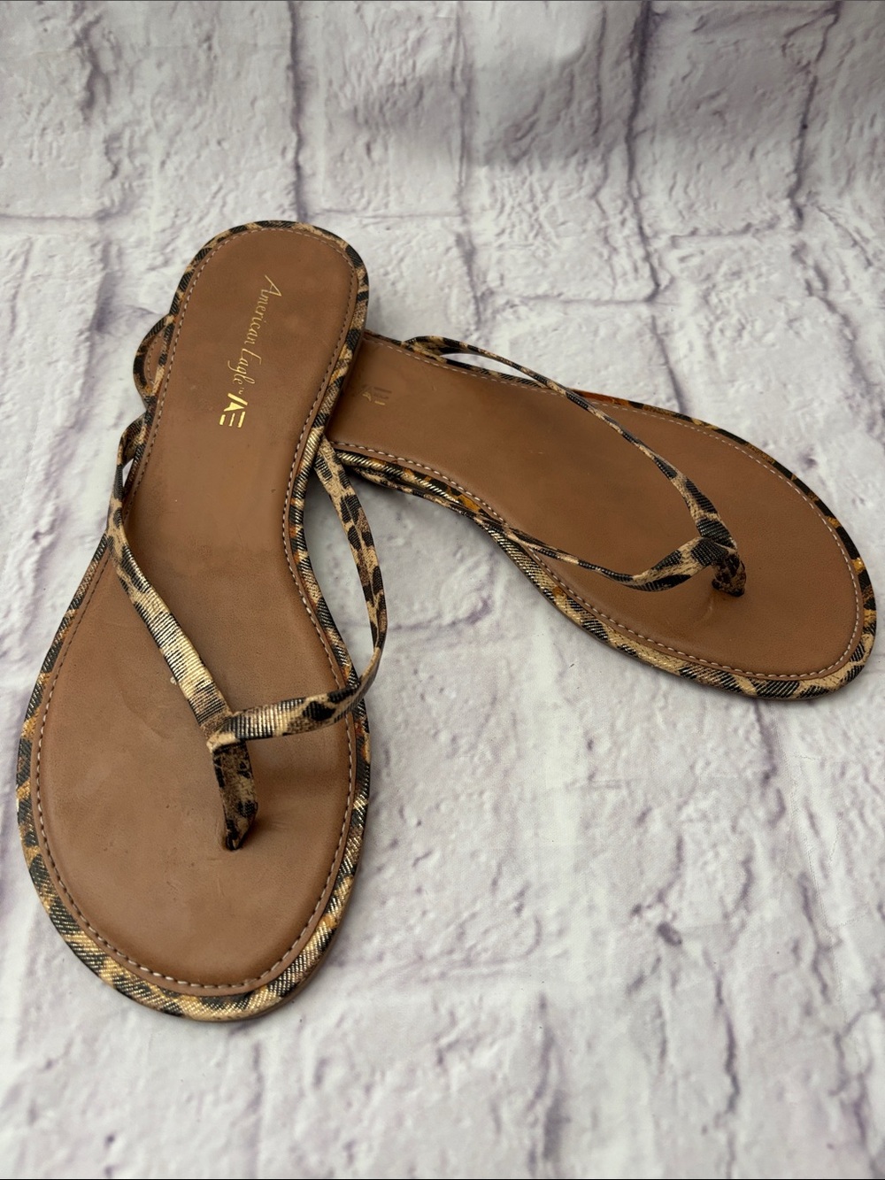 🔵American Eagle Outfitters “WORN ONCE” Leopard-Print Strappy Brown Flip Sandals